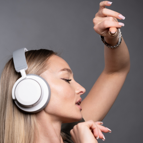 Seamless Control and Convenience on the Go - Astrum MX Pro (White)